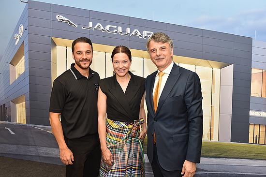 Kostja Ullmann, Hannah Herzsprung, Prof. Dr. Ralf Speth (CEO Jaguar Land Rover) Grand Opening Jaguar Land Rover München Süd am 16.07.2019 Foto: BrauerPhotos / G. Nitschke für Jaguar Land Rover